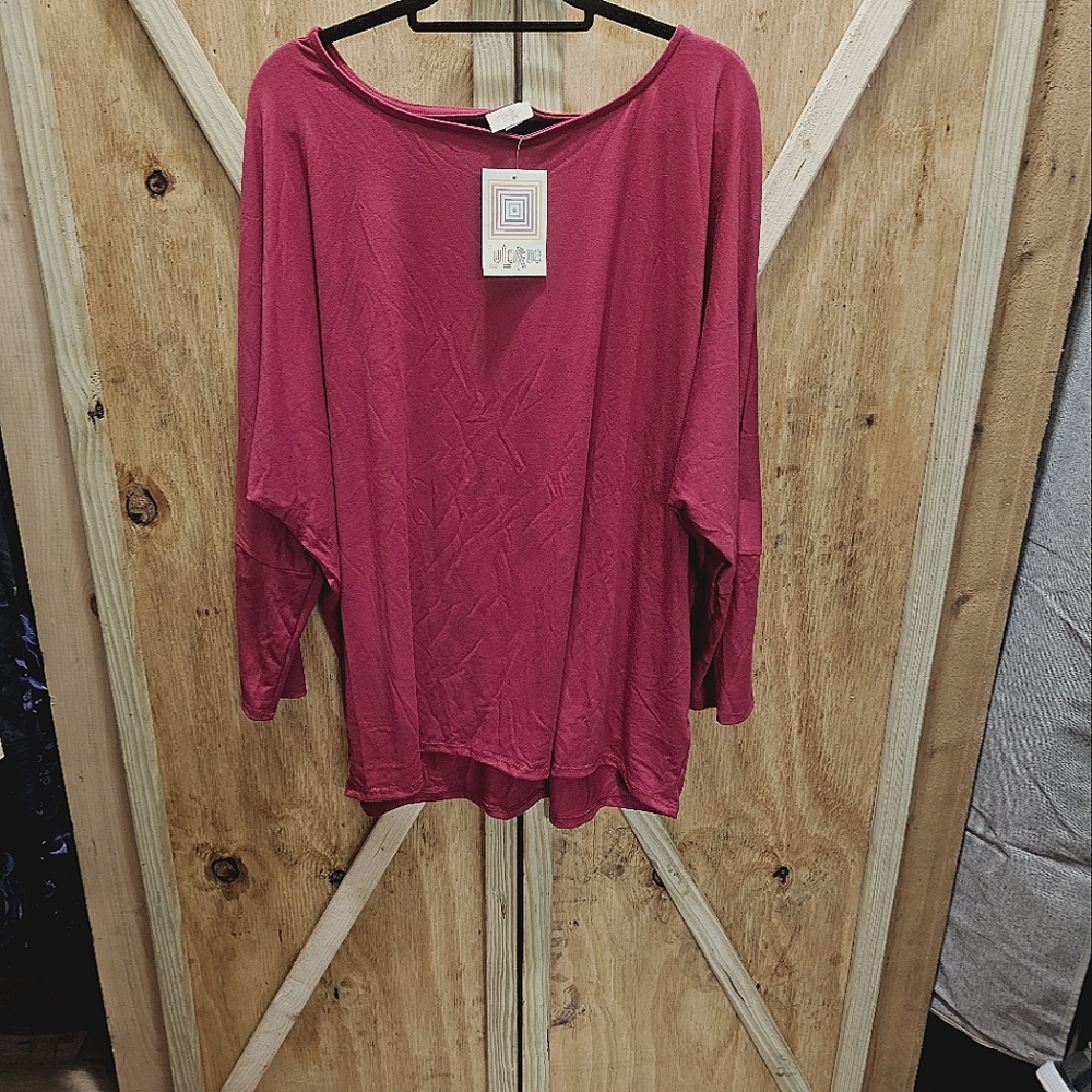 LuLaRoe Linda top